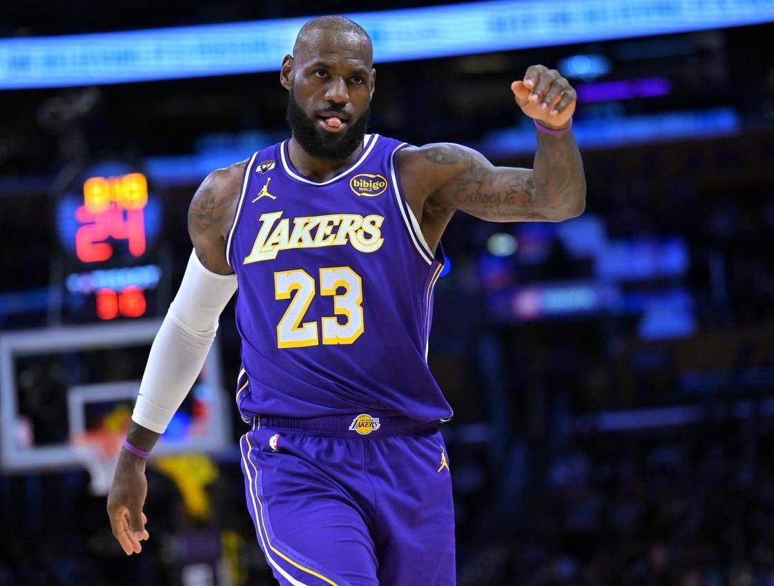 詹姆斯前两场背身单打次数超过同期其他所有球队！